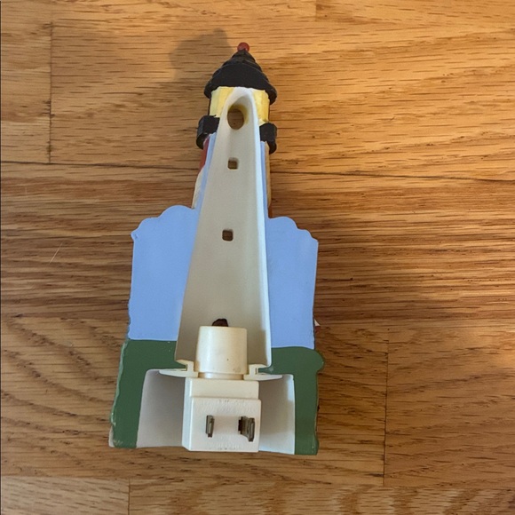 Decorative Lighthouse Nightlight - Picture 2 of 3